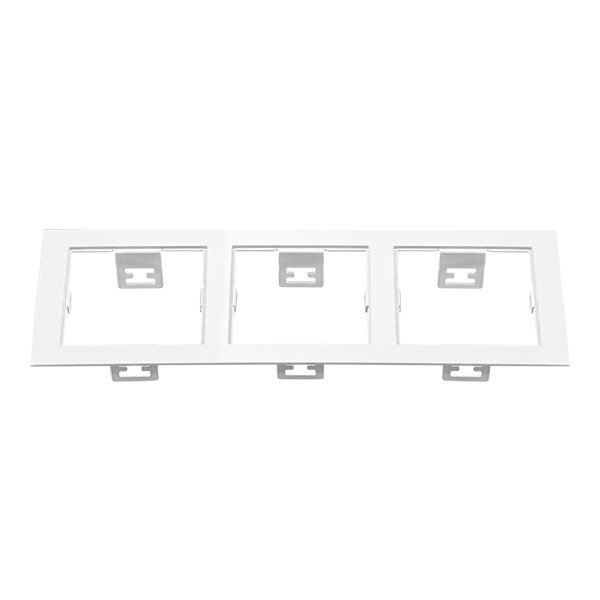 214536 Рамка DOMINO Triple QUADRO MR16 БЕЛЫЙ (в комплекте)