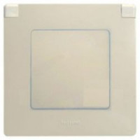 672560 Legrand Etika  Слоновая кость Рамка с защитной крышкой IP44